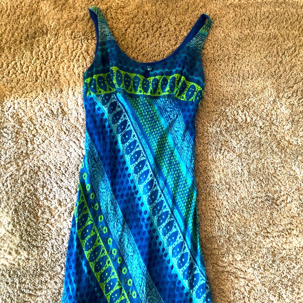 Boutique summer midi dress with keyhole neck